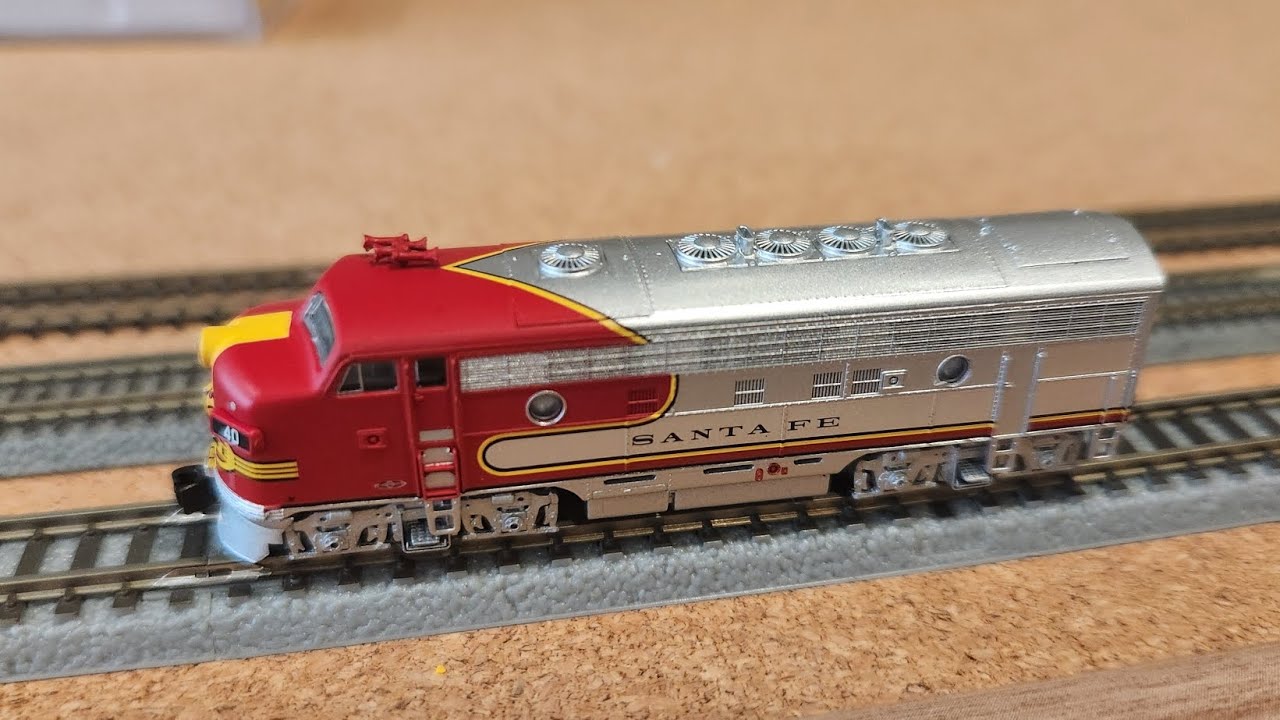 AZL 63001-9 ATSF Santa Fe F7A Locomotive # 40 Test Run at z.scale.hobo 04.04.2024