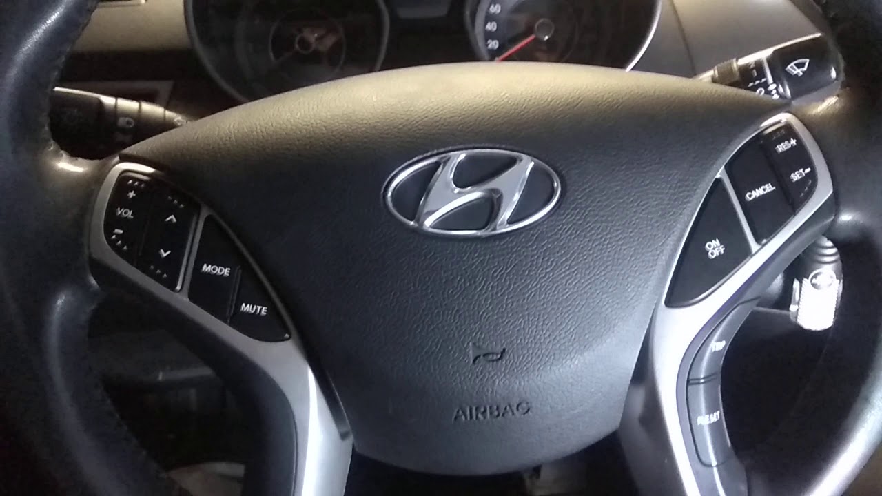 Hyundai elantra MD2013.GLS,замена штатного пластмасового руля,на кожаный с управлением круиз-контрол