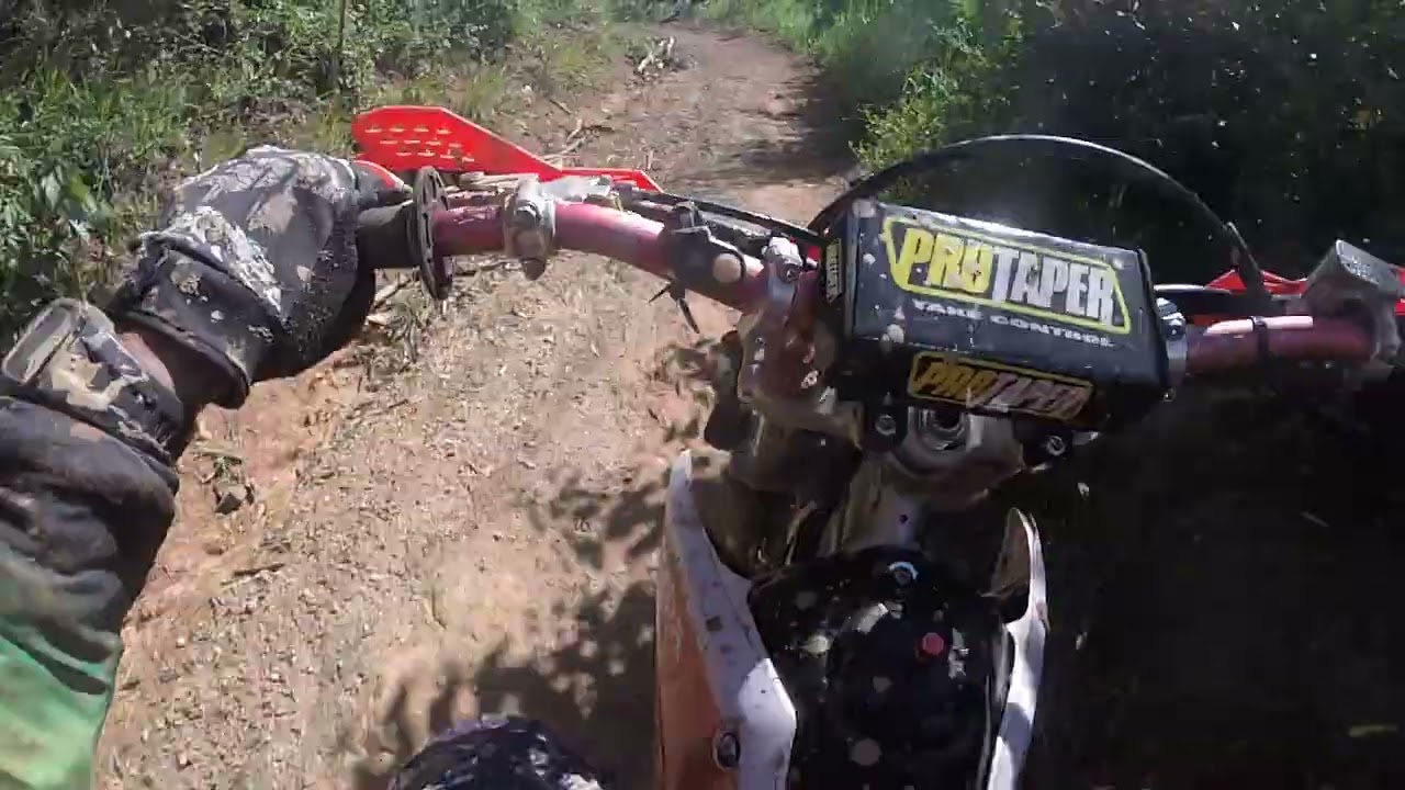 Trilha em inhaiba, subida do lupi