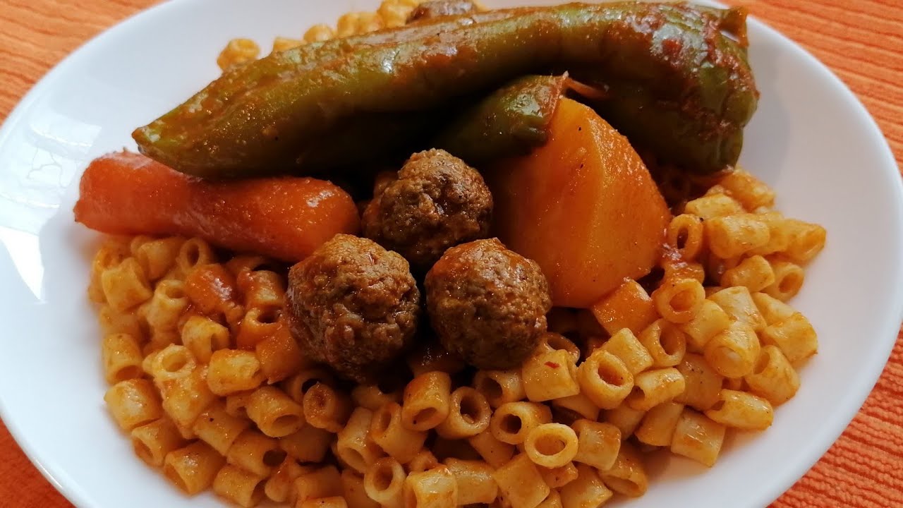 pâtes Tunisienne aux boulettes de viande مقرونة تونسية بكعابر اللحم