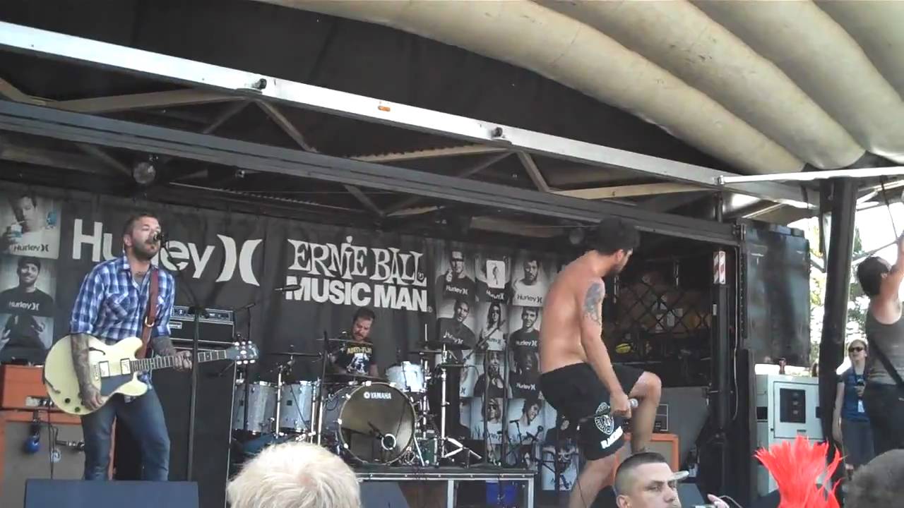 This Could Be Anywhere In The World - Alexisonfire  LIVE