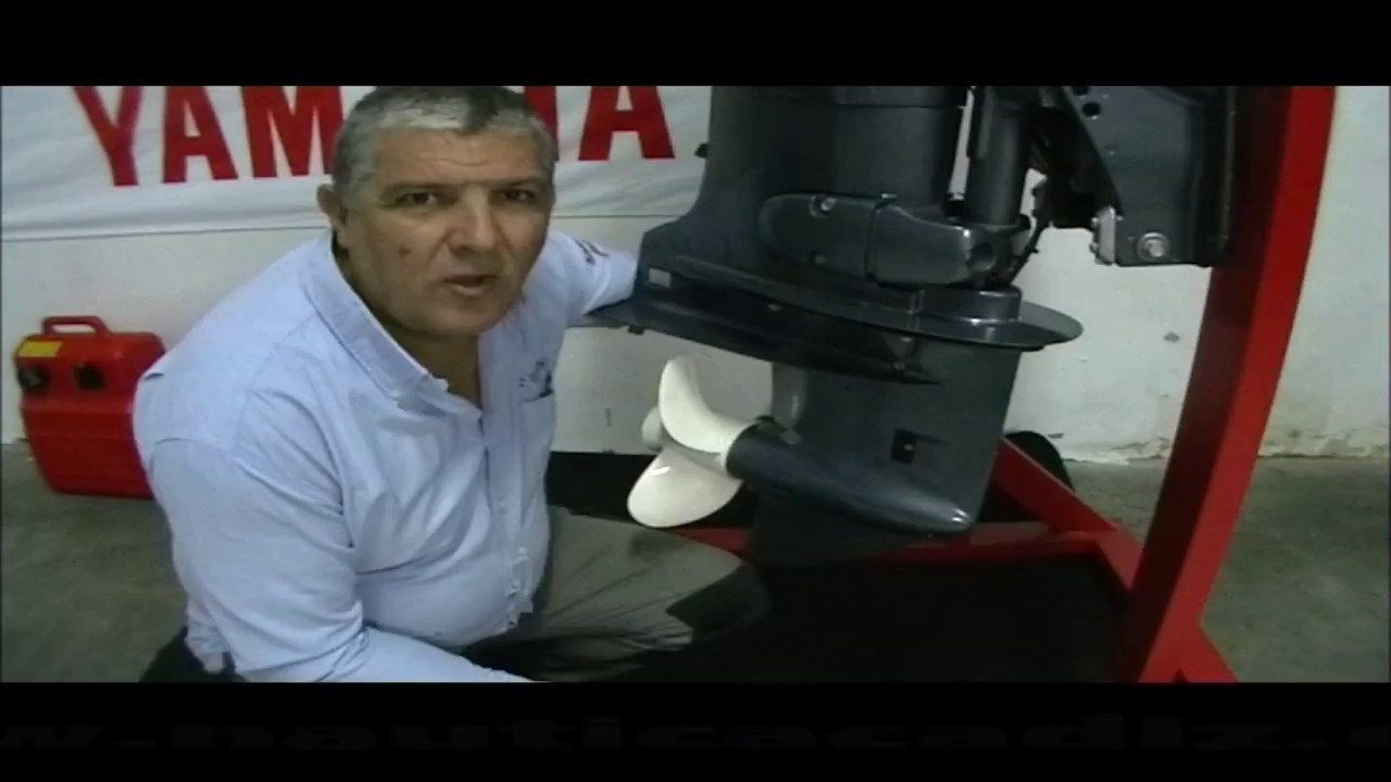 Como hacer cambio de aceite de cola en fueraborda.