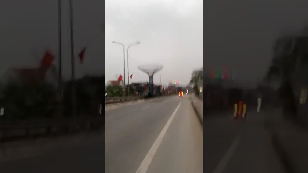 Từ Ngã Ba Đoàn Kết đi đến quán Tina Nghèn. 