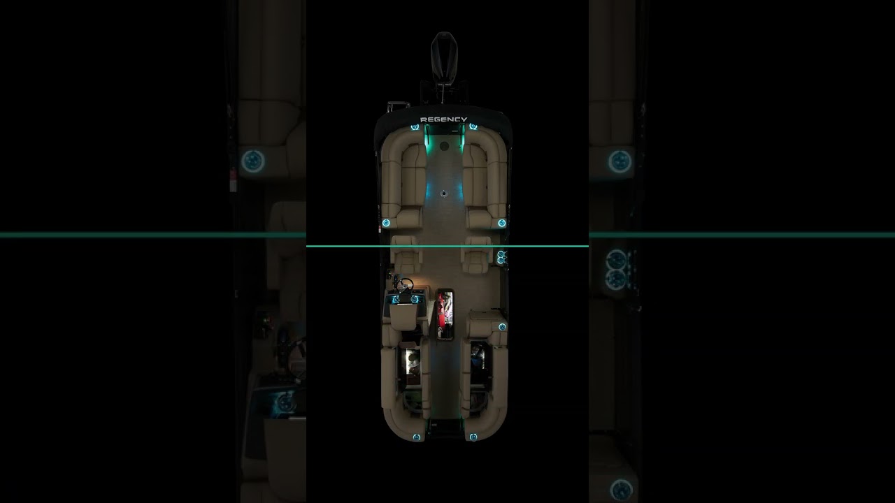 Check out the storage on the 230 LE3! Pack away all your lake day essentials with ease!