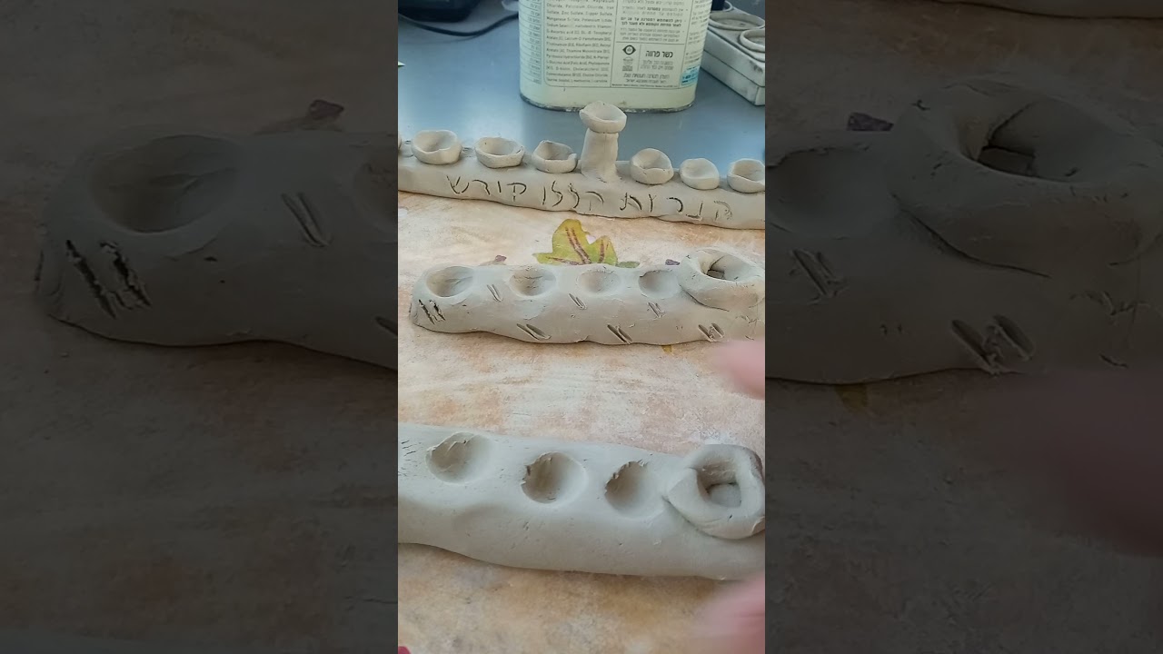 הכנת חנוכיה עם תלמידים