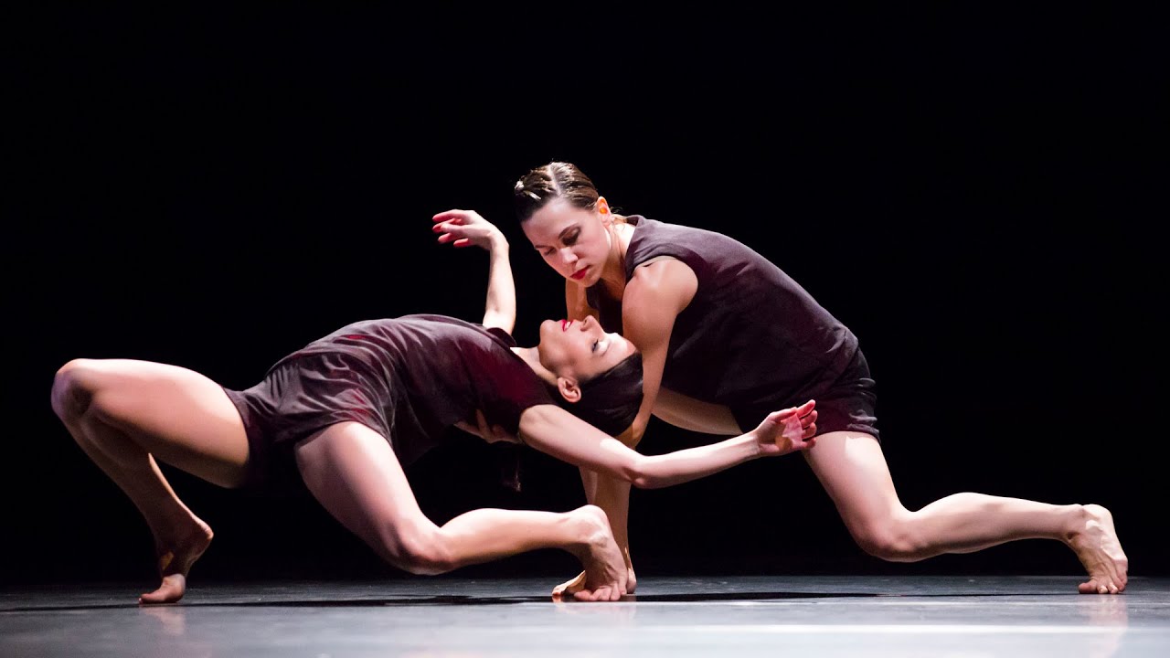 Hubbard Street Dance Chicago in “Cloudless” by Alejandro Cerrudo