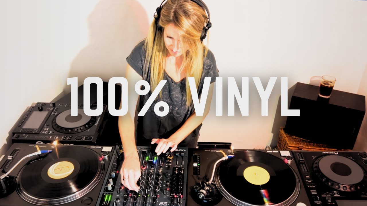 100% VINYL ONLY - HOUSE & TECHNO SET - SUMMER 2025 - DJ MUMMA