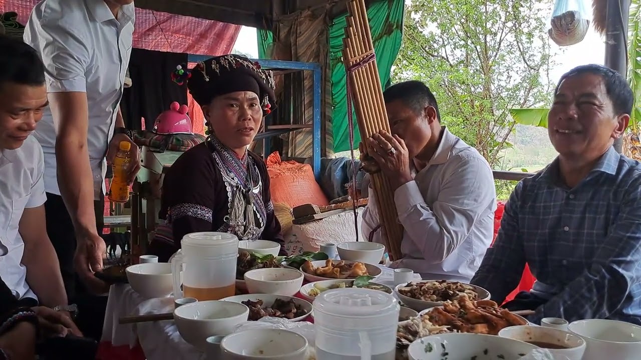 Hát Lào 'Mừng Tết Bính Ngọ