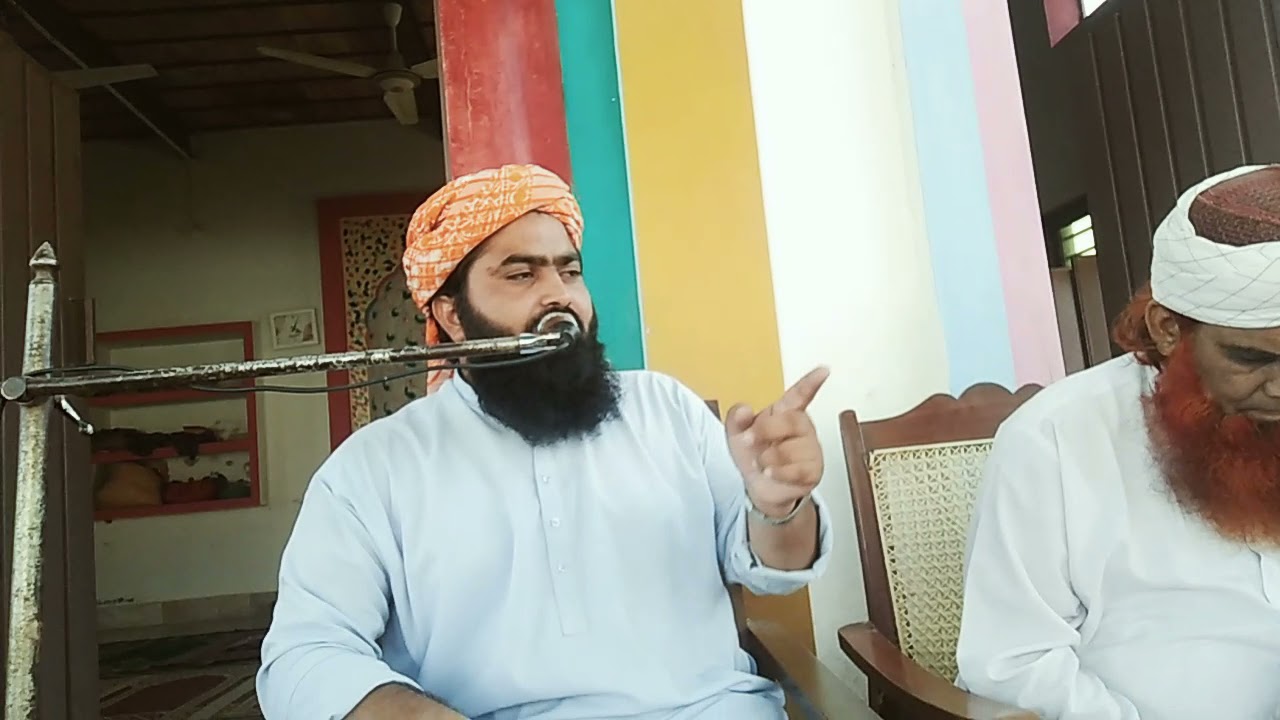 مولانا نعمت الرحمن فاروقی راجن پوری طالب علم کے والدین کو تاج پہنایا جائے گا