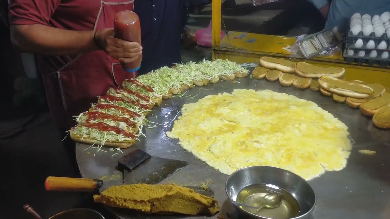 ​Satisfying Skills! 🍳 Giant 50-Burger Omelet - Lahore's Legendary Street Food King! 