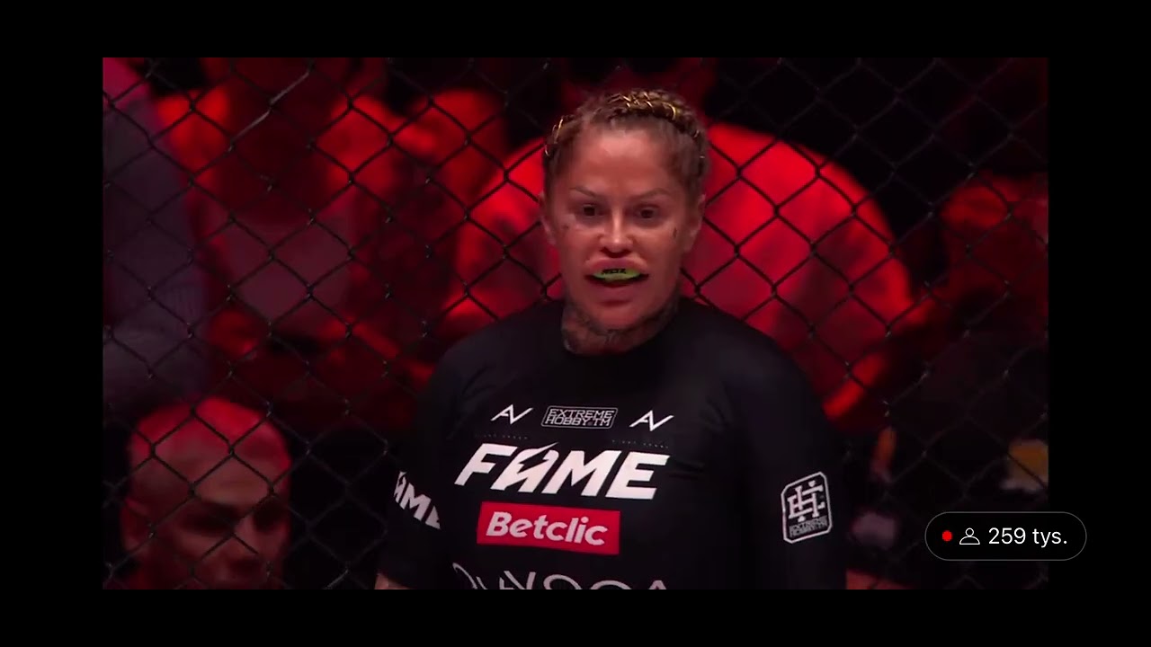 Laluna vs Wiktoria Jaroniewska Fame MMA14