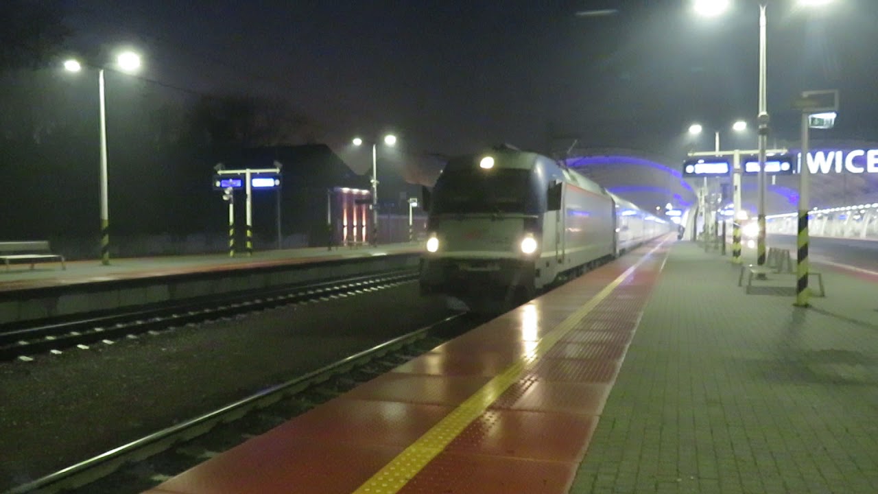 Mgła, smog i opary a także odjazd IC WAWEL