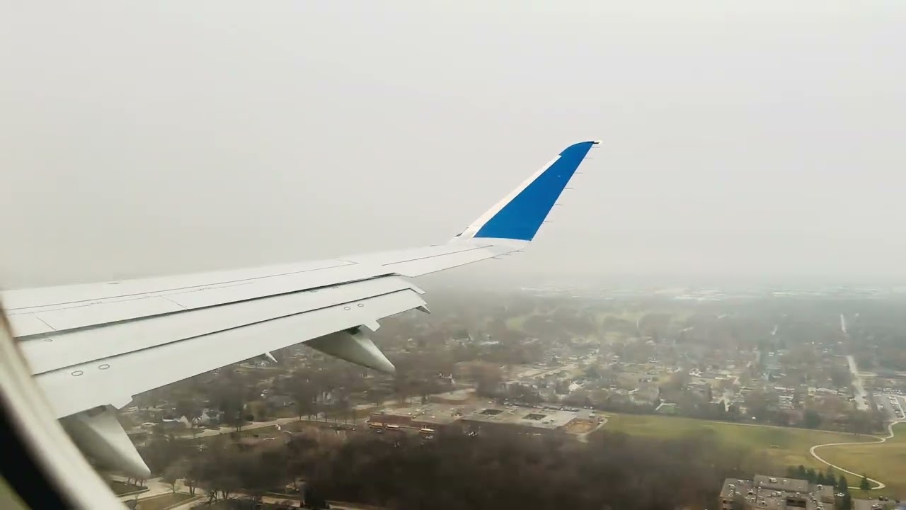 UAL Embraer 175 landing in Chicago O’ Hare 