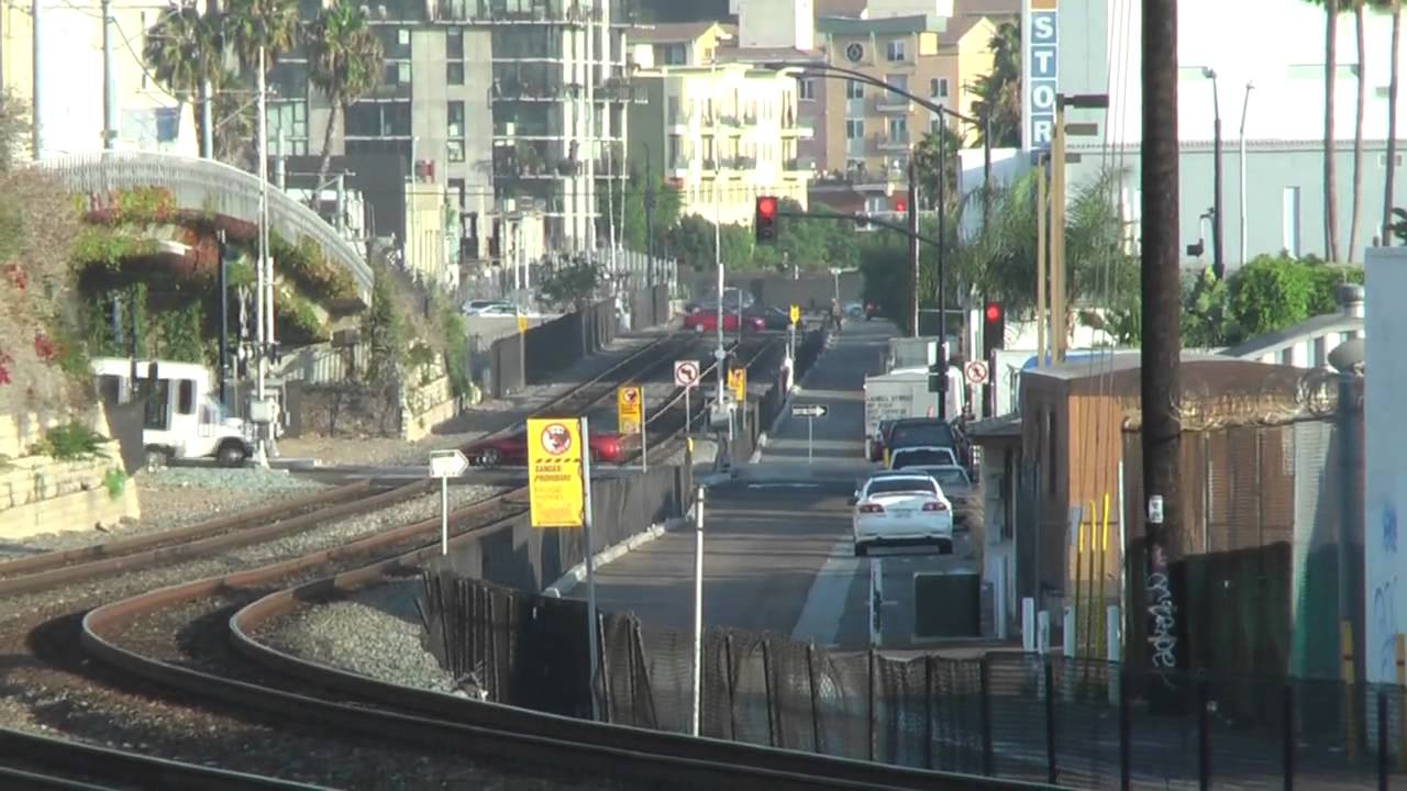 720p HD - Dash 8-32BWH 507 leads Amtrak 591 with the Del Mar block and Amazing K5LA!!!