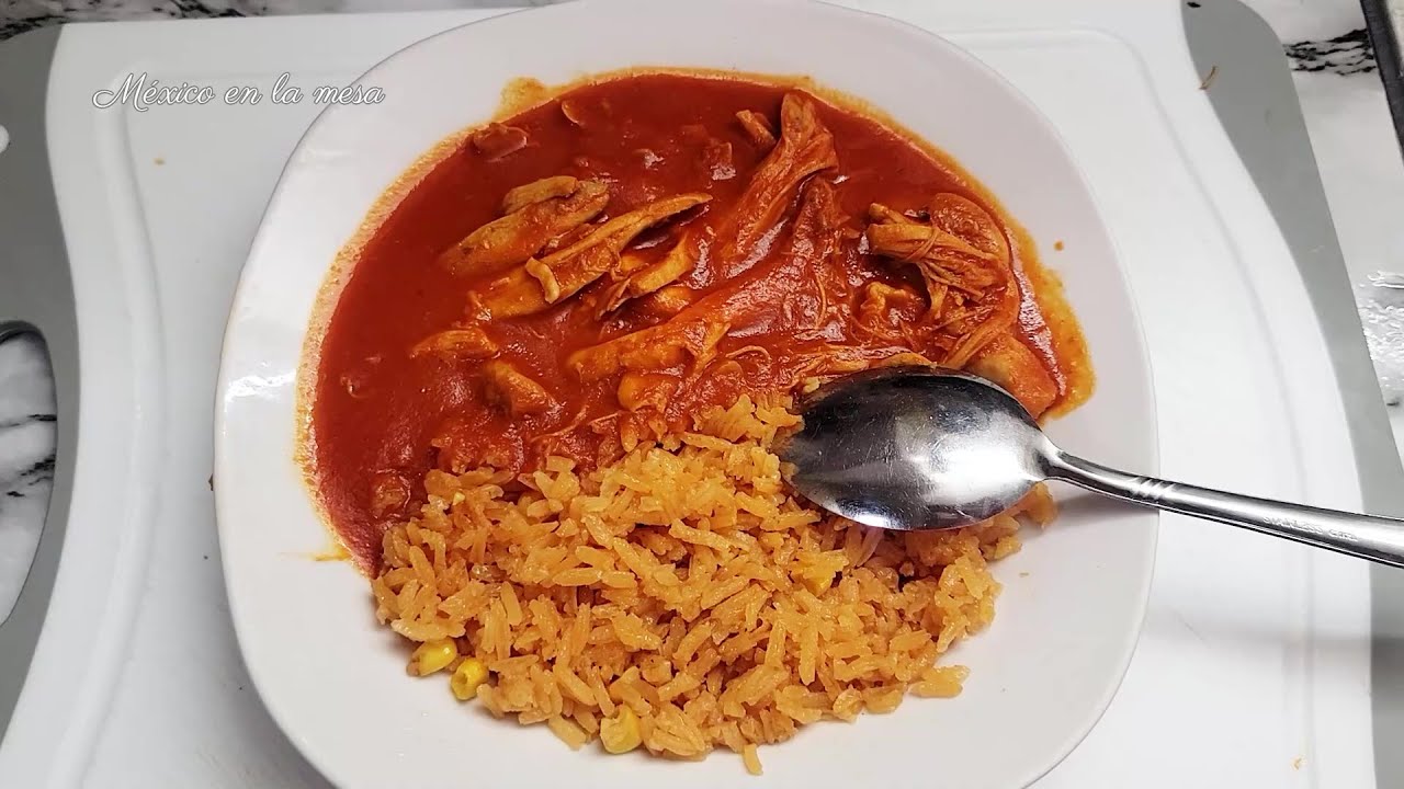 Pollo En Chile Colorado | Fácil De Preparar | México en la mesa