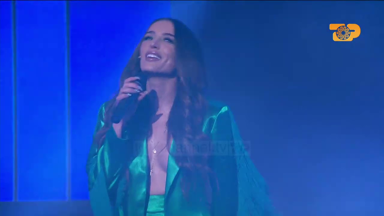 “Kërcim sensual teksa kërcen këngën e saj të re”  “E Diell”, 16 Maj 2021