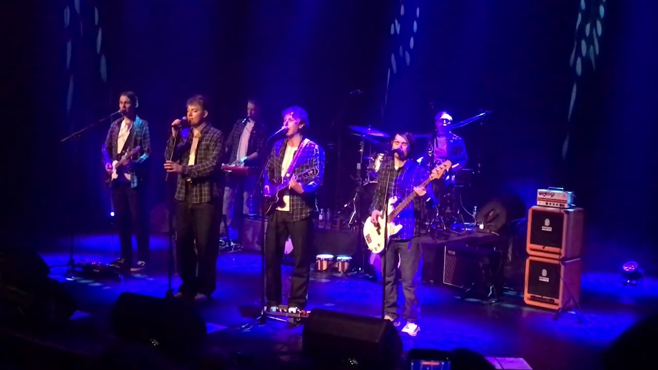 THE MUSIC & SOUND OF BEACH BOYS 