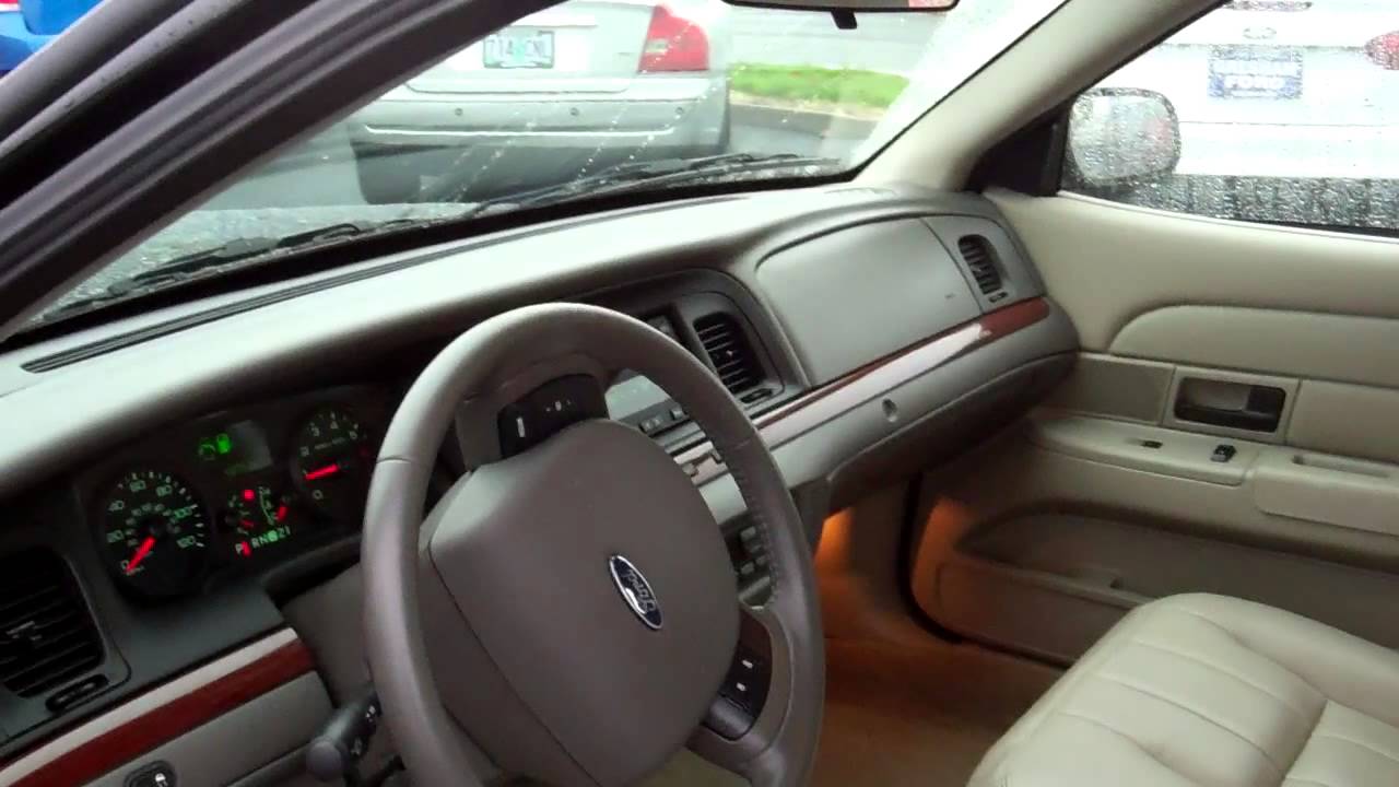 2011 Ford Crown Victoria with Leather at Gresham Ford