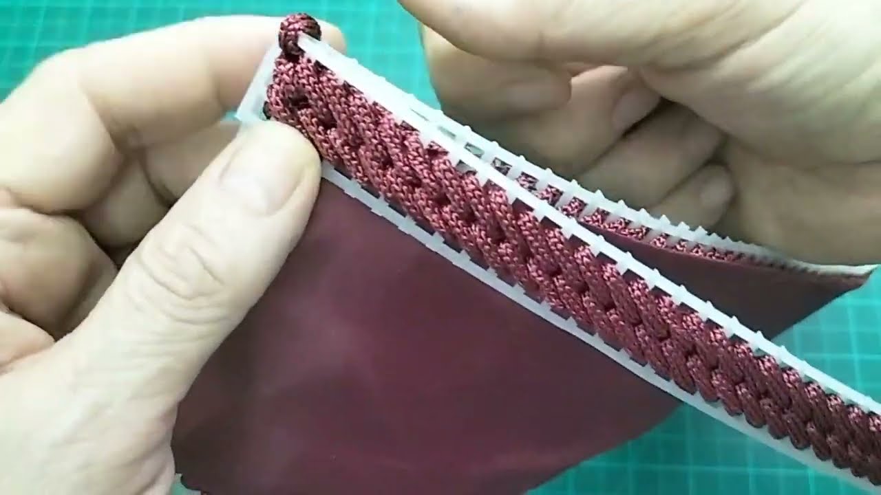 طريقة شنطة تليفون بالتطريز  How to make embroidery plastic canvas bag ... beautiful bag