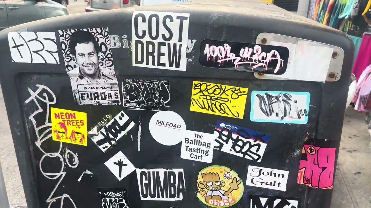 30 Minutes Of NYC Graffiti Postals & Vinyls Stickers