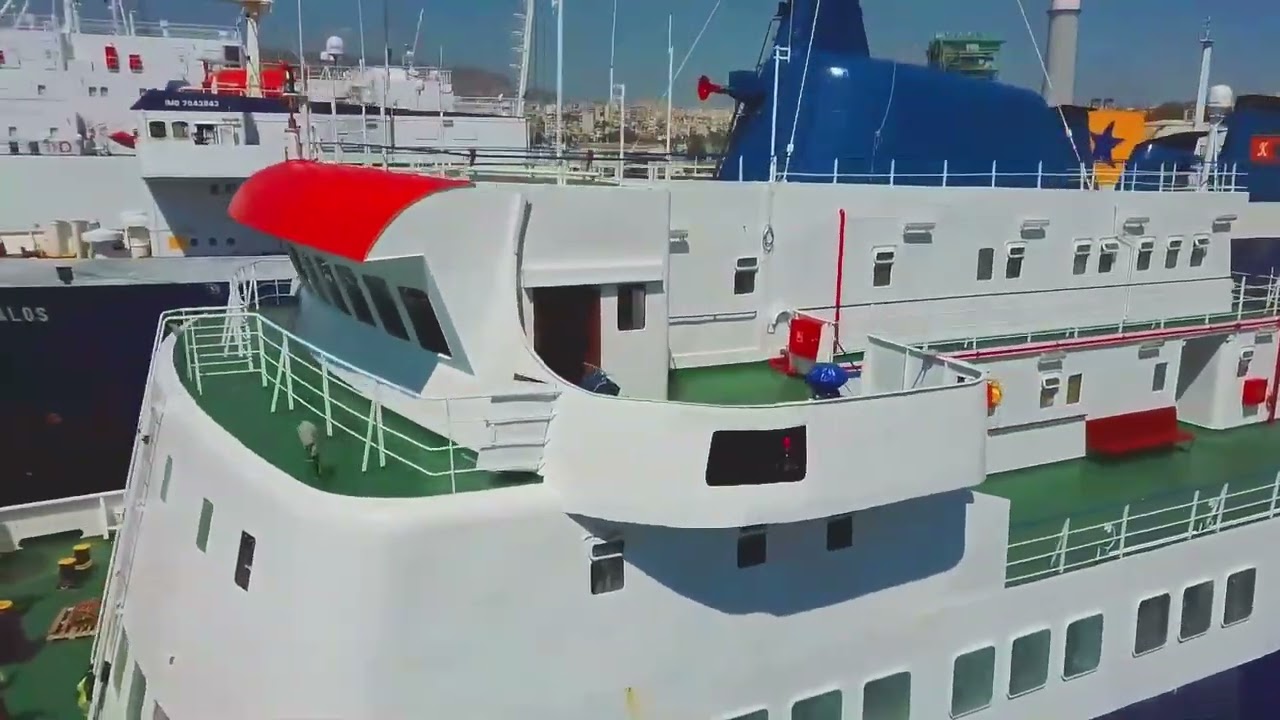 SHIPS AND CONTEINES TERMINAL GREECE!!!!!