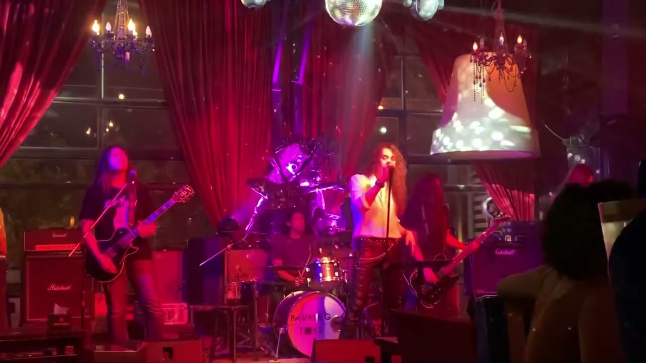 Queen - Bohemian Rhapsody (Cover by Hard Boy) Live at Parking Toys 10.4.22