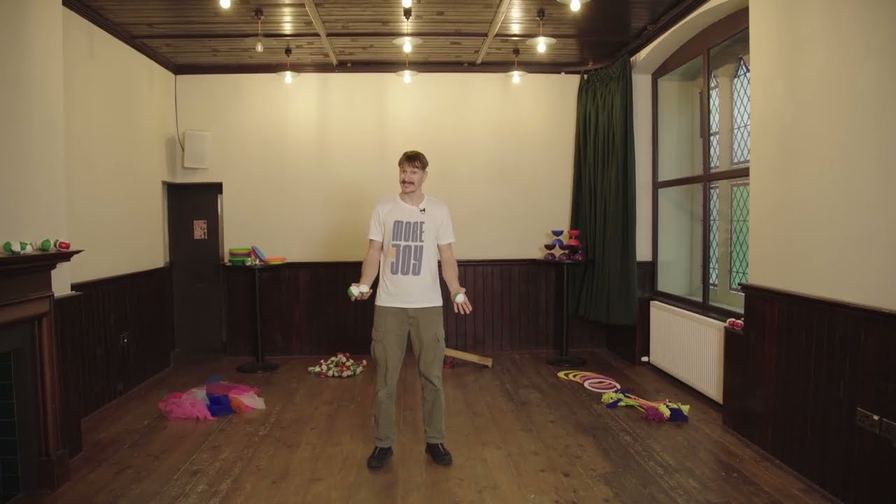 Jacksons Lane Tutorials ep1 s2 – Juggling Balls