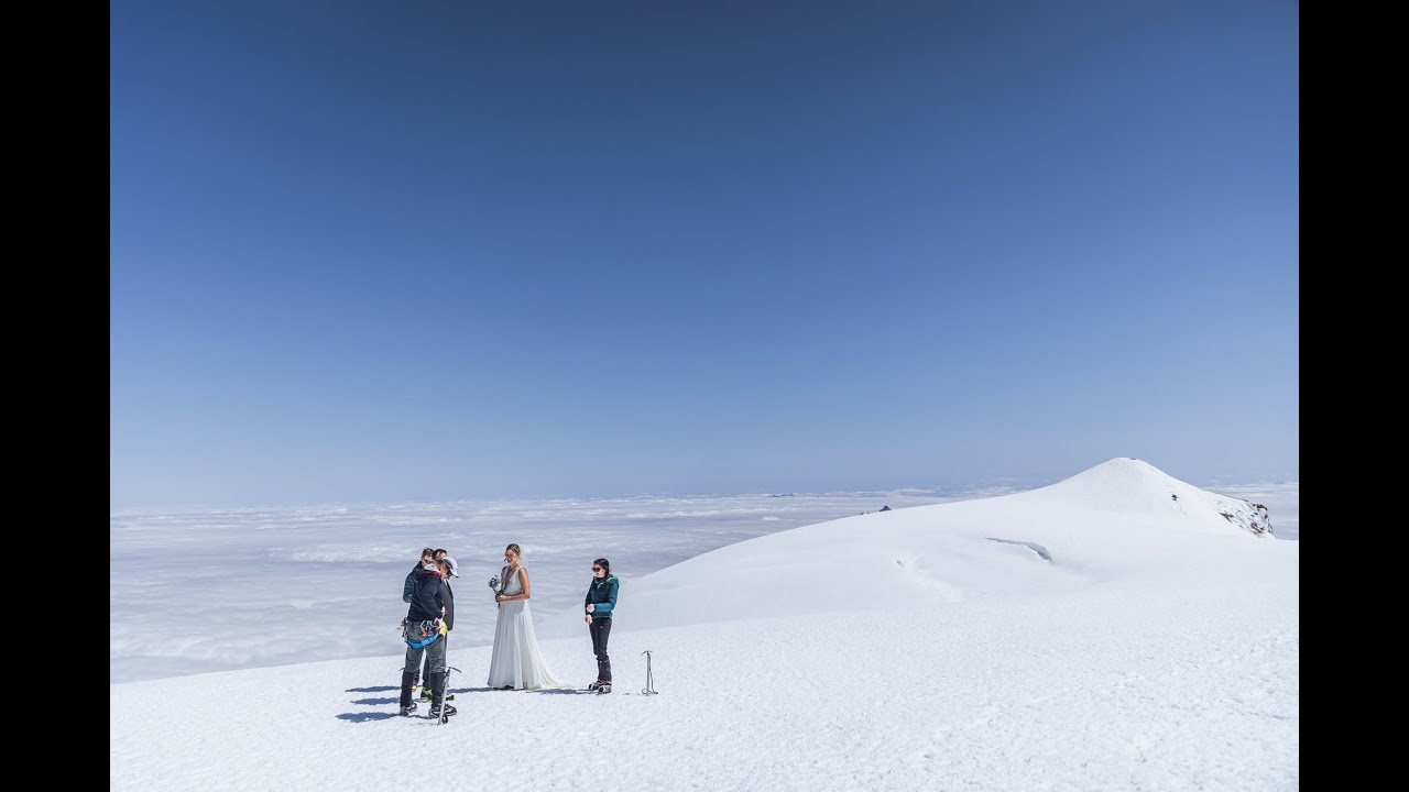 Laura + Sean's Mt Baker Summit Elopement!