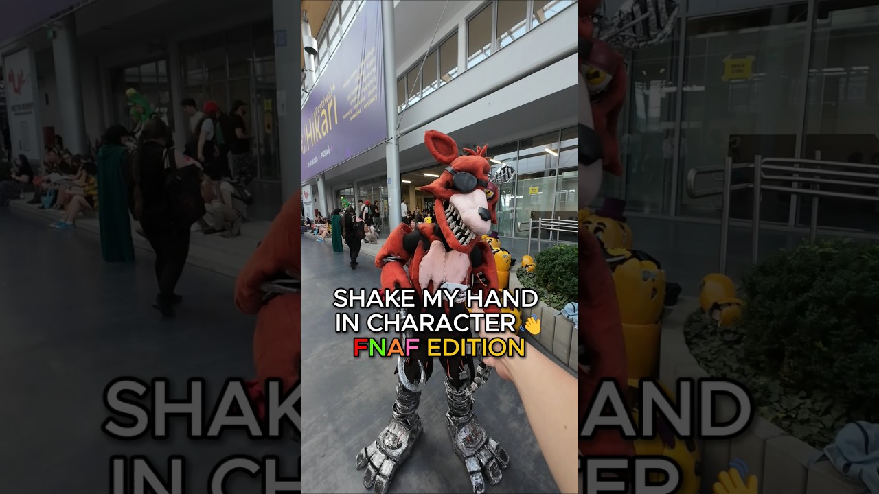 FNAF SHAKE MY HAND IN CHARACTER!🤝#fnaf #fnafcosplay #fivenightsatfreddys