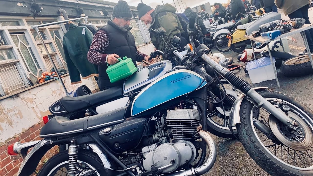 KEMPTON PARK Royal Enfield & YAMAHA - Hello Everyone This is Your Daily Dose of Internet Motorcycles
