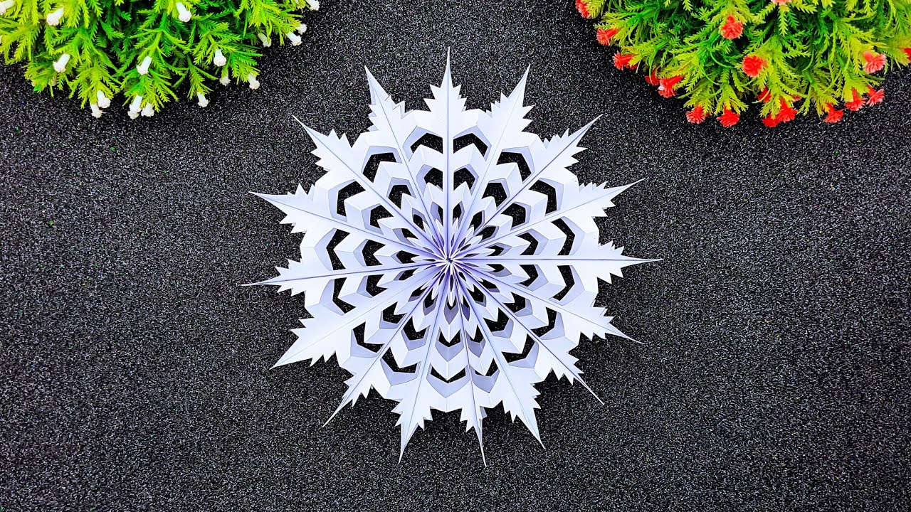Deck the Halls | Paper Snowflakes, A Christmas Tradition