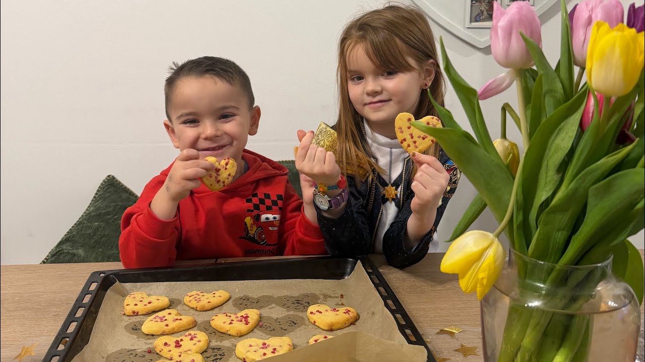 Love hearts biscuits with Alexandra and Christian 