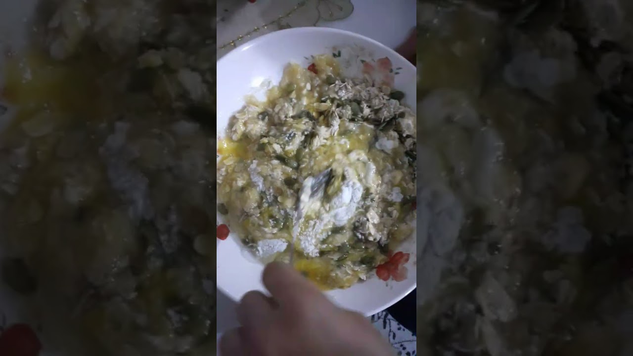 كيك صحي من ايد  عبودي  لب اليقطين ، شوفان ، سمسم ،  مبروش  جوز الهند  ،  بيض ،   موز ،  ملح  