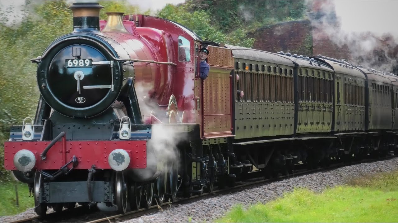The Hogwarts Express 6989 &lsquo;Wightwick Hall&rsquo; Repainted In Red Comes Out Of Sharpthorne Tunnel