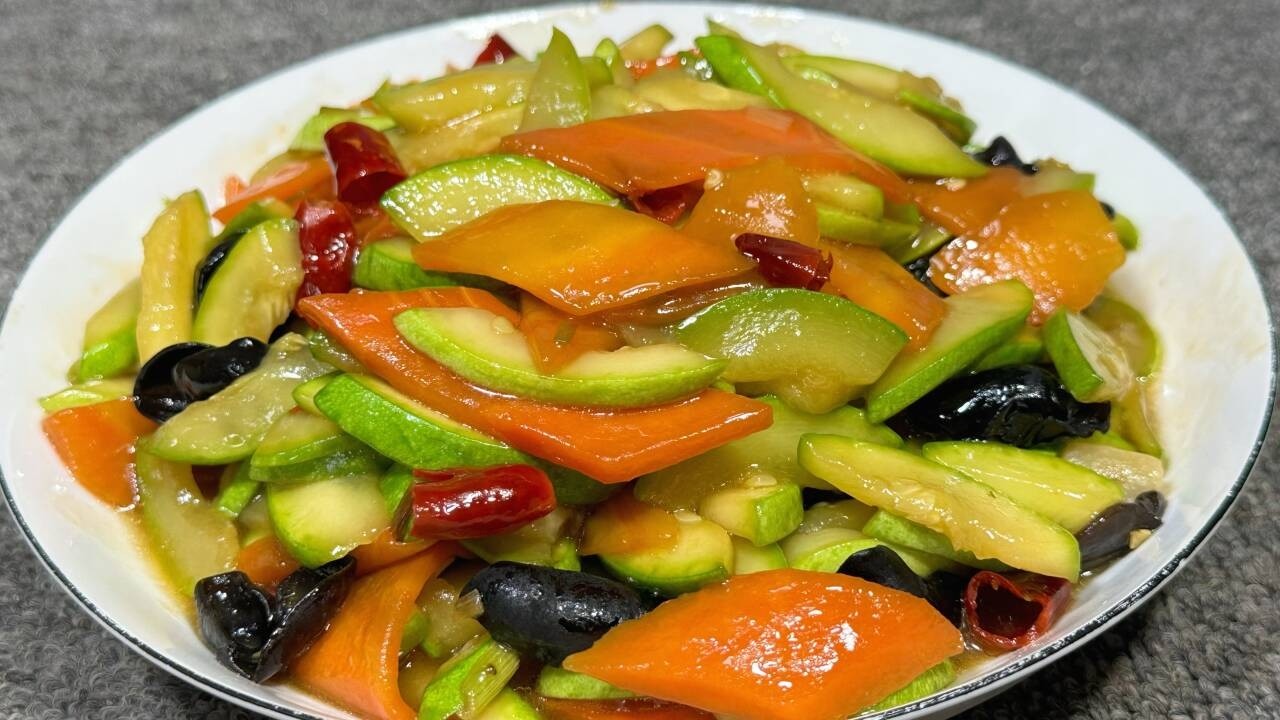 炒西葫蘆別再直接下鍋！多加這一步，清脆爽口超下飯，新手也能一次成功#like #food #cooking #美食教程