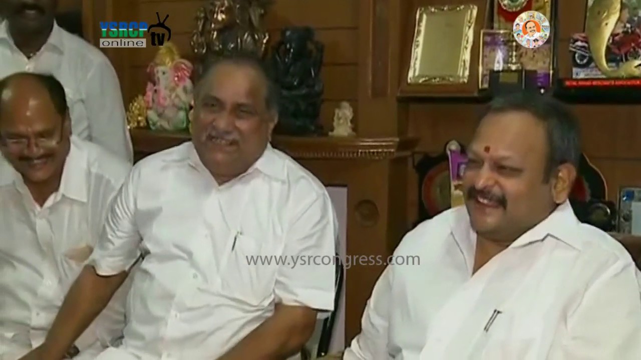 Vizianagaram : Kapu Movement Leader Mudragada Meets YSRCP MLA Kolagatla Veerabhadra Swamy