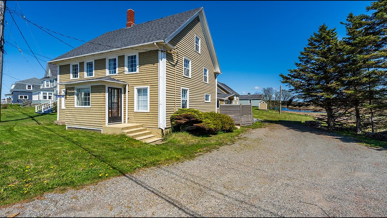 9080 Highway 1, Meteghan River, Nova Scotia
