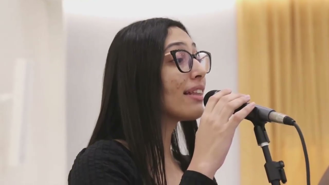 Igreja Apostólica - (GRATIDÃO POR CONHECER O PROFETA IRMÃO ALDO) - Solista - Nayara Meira.