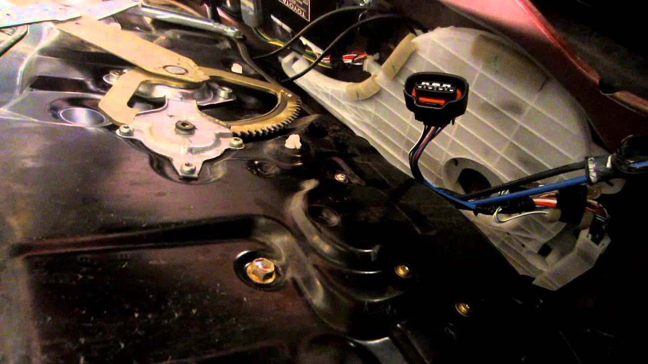 Ремонт электропривода сдвижной двери Toyota Sienna.