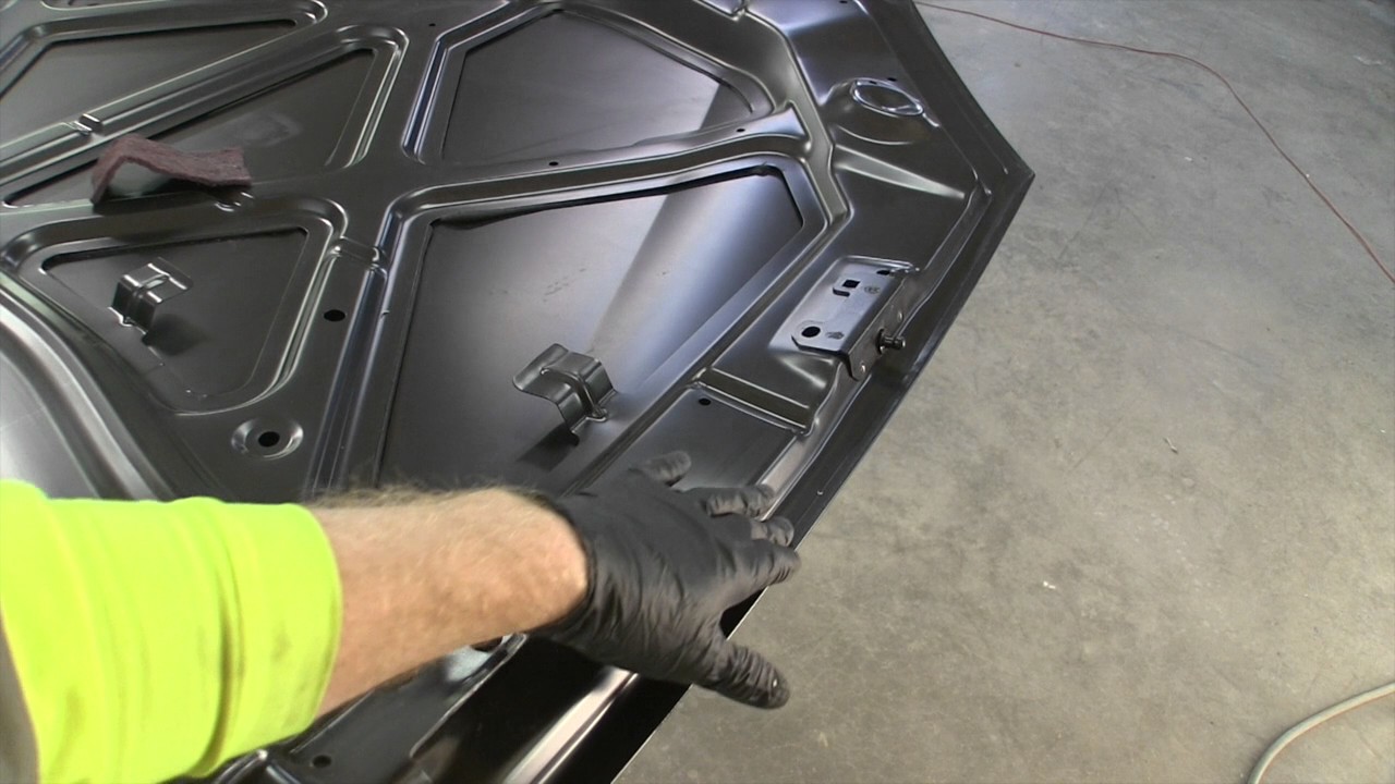 2007 Pontiac Grand Prix Part 4 - Prepping, seam sealing, and basecoat inside of hood