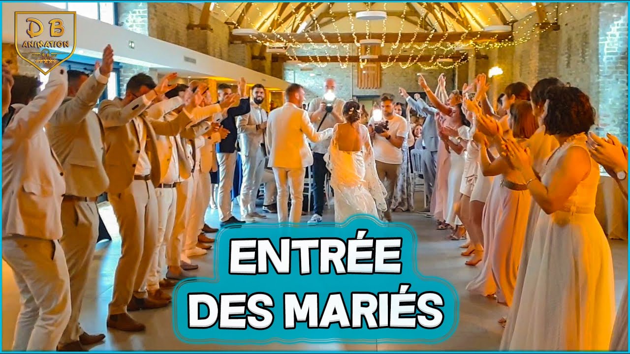 L'entrée des Mariés 👰🤵 de Anne-Charlotte & Quentin avec leurs témoins et proches !