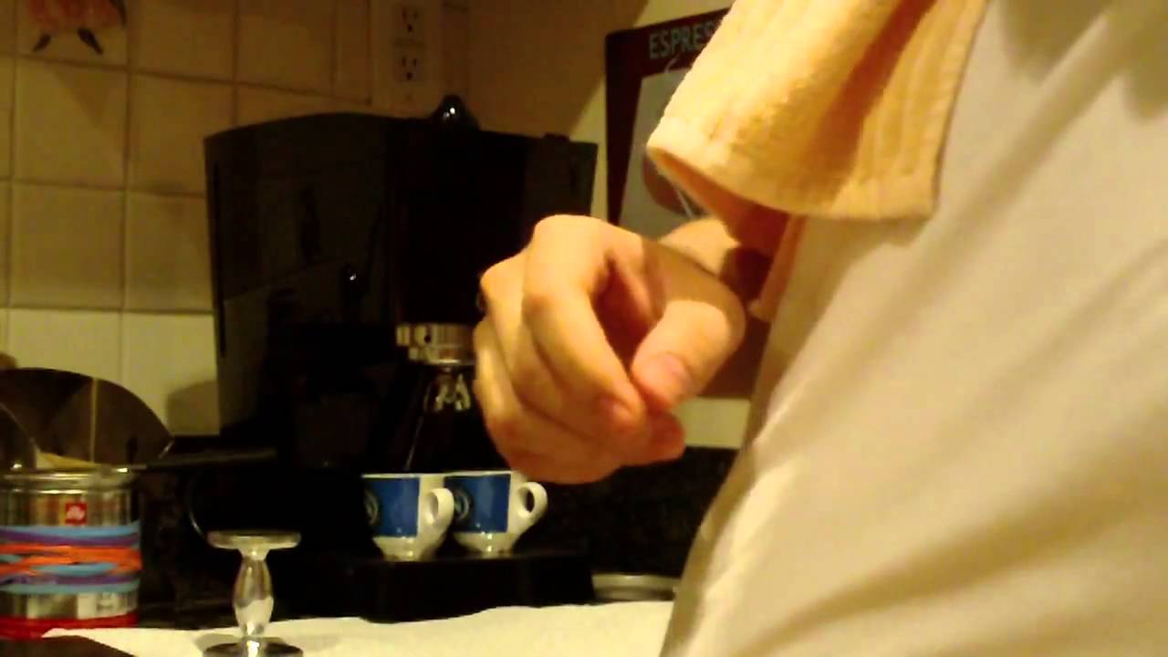 Gaggia Espresso Pure Machine Brewing Demo-2011