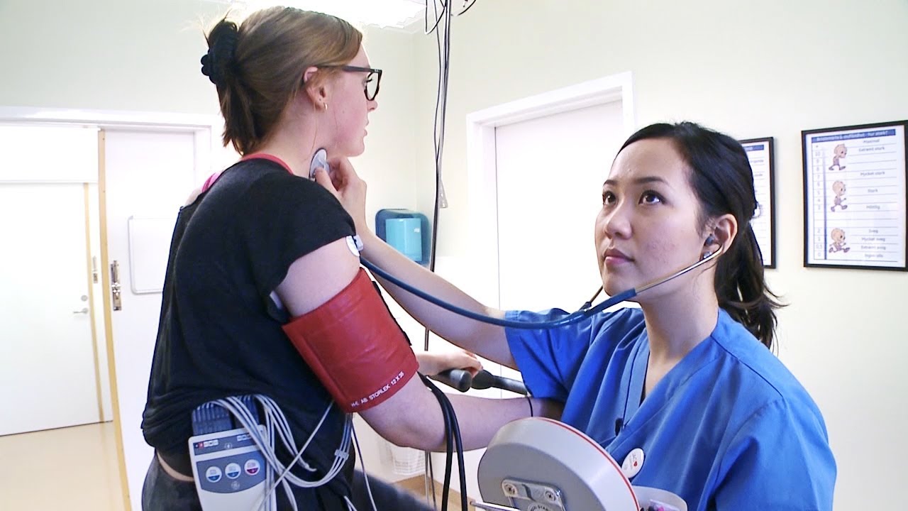 Nyckelroll i vårdkedjan – Följ Anna, biomedicinsk analytiker inom klinisk fysiologi