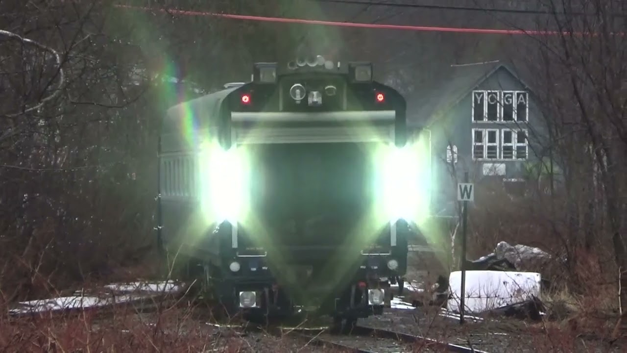 2/23/2024 CSX W003 geo train arrives in Brunswick Maine around Amtrak and uses the Wye to head West!