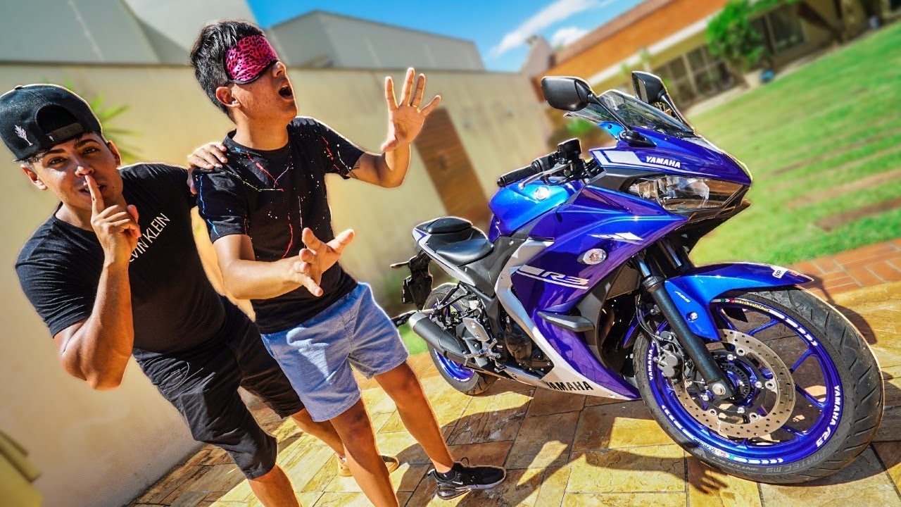 DEI UMA MOTO DE PRESENTE PARA MEU IRM&Atilde;O!