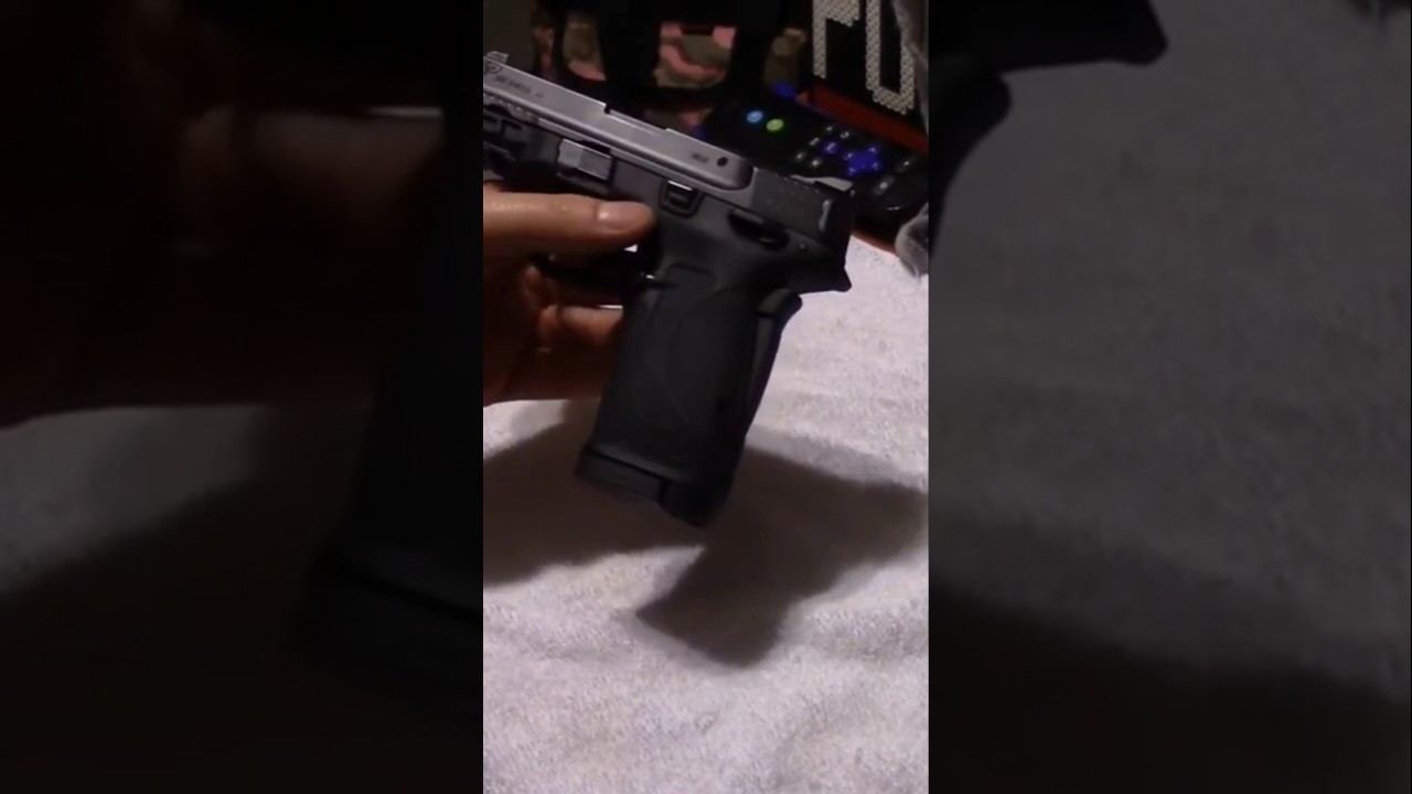 Smith and Wesson S&W Shield .380 EZ - The Grip Safety