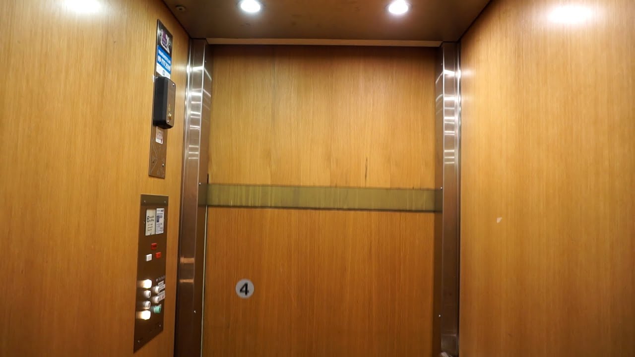 1968 KONE traction elevator (1974 mod by KONE) @ Mäkelänkatu 52, Helsinki, Finland