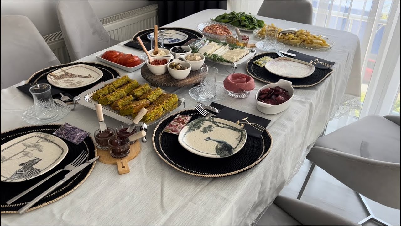 Misafirli Kahvaltı Menüm | Bu Böreği Mutlaka Denemelisiniz | Misafirlerim Elleri Boş Gelmemiş