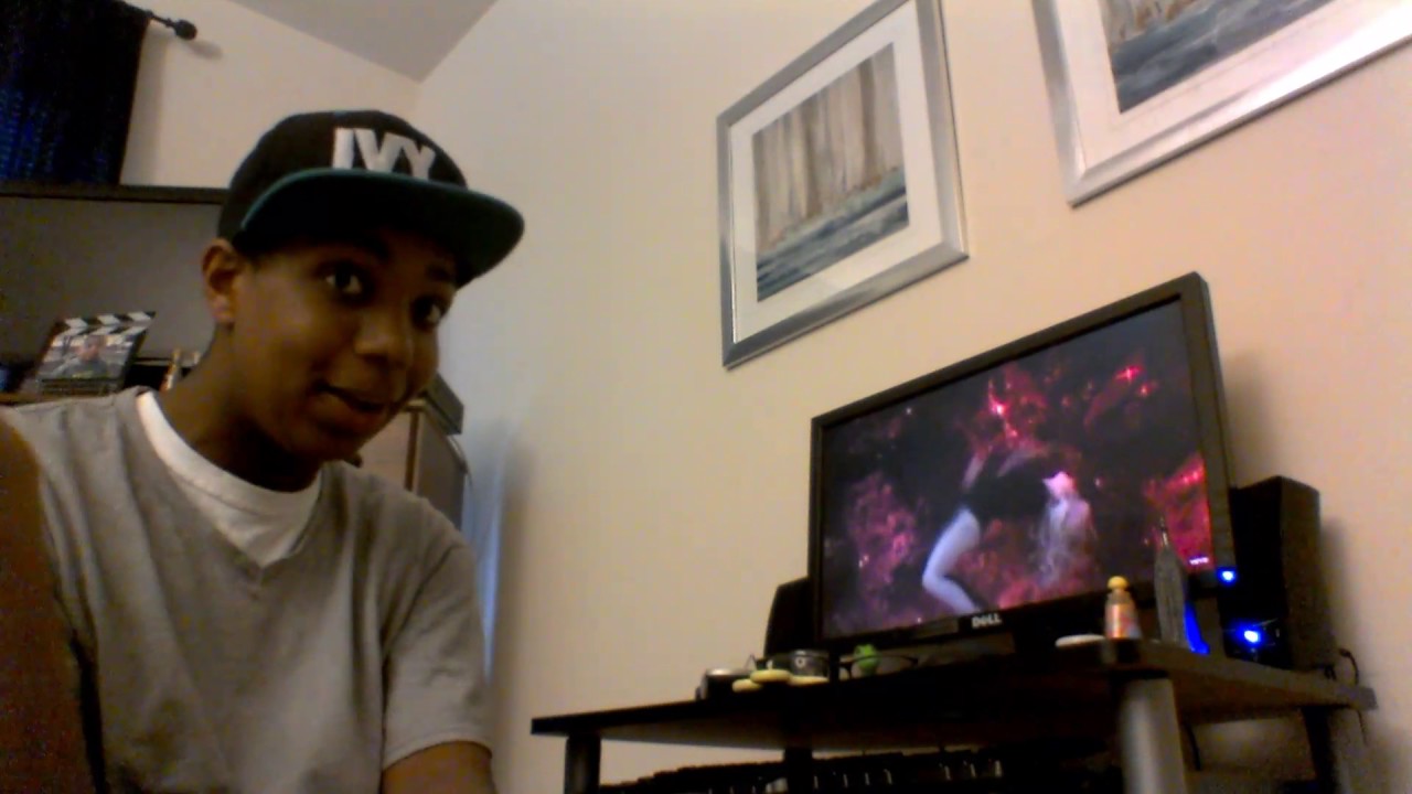 Reaction to Shakira - She Wolf