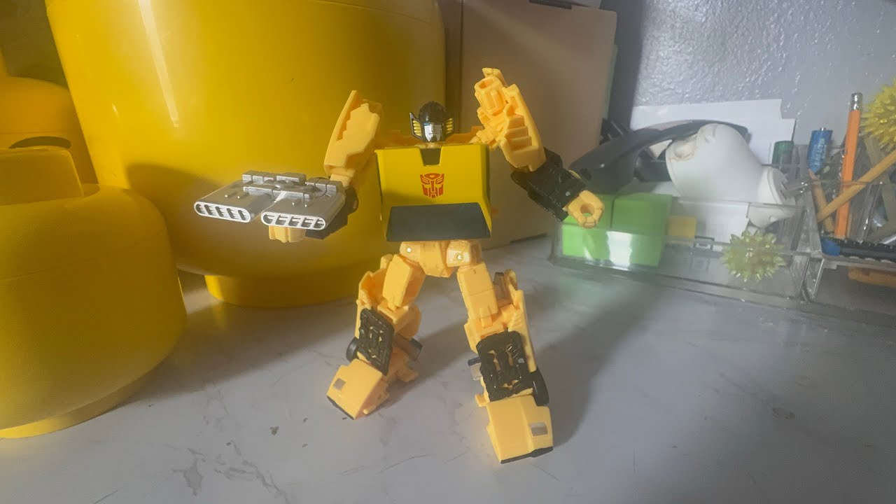 Unboxing earthrise war for Cybertron suntriker ￼